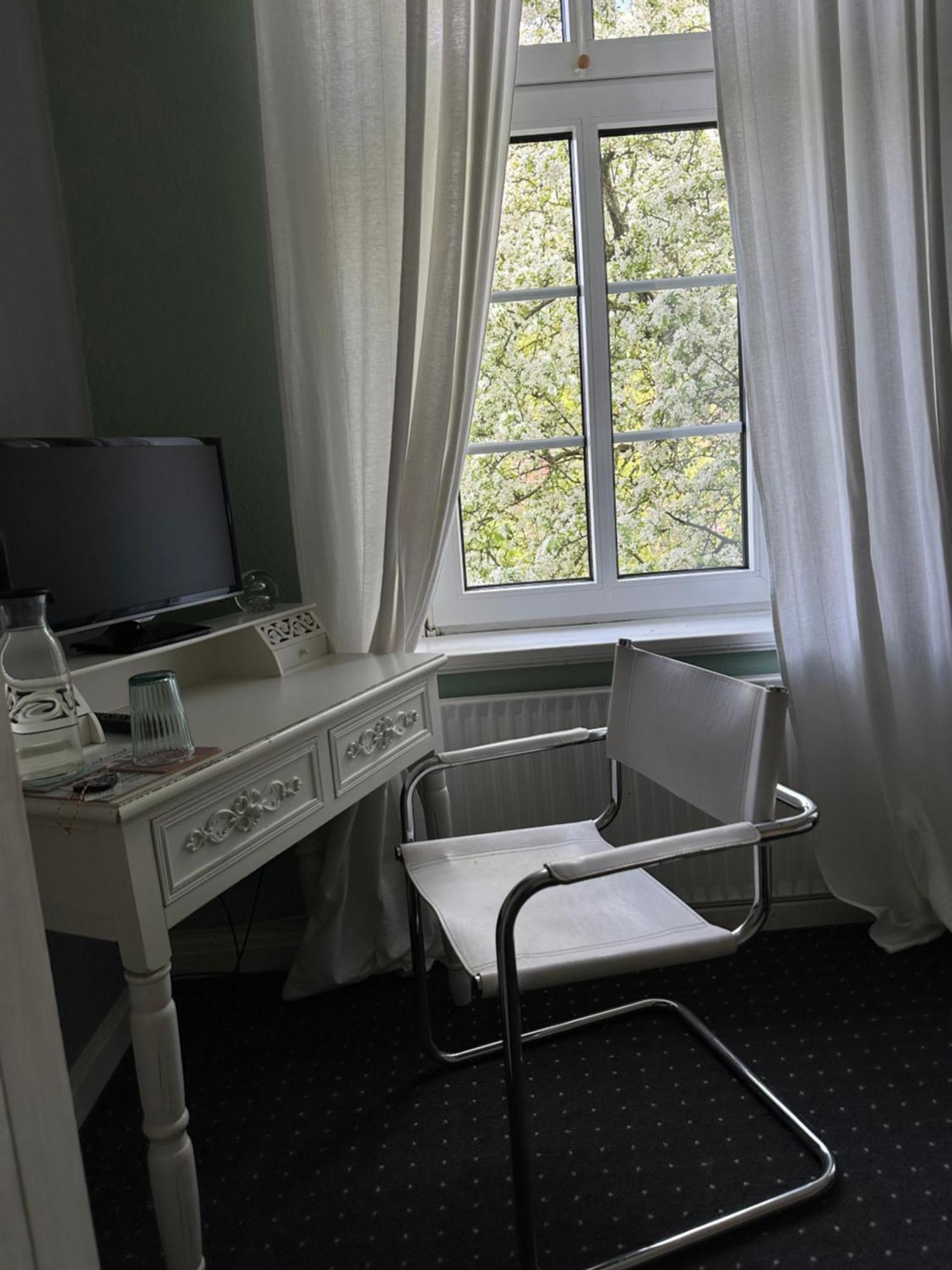 Altes Pastorat Bed & Breakfast Barmstedt Eksteriør bilde