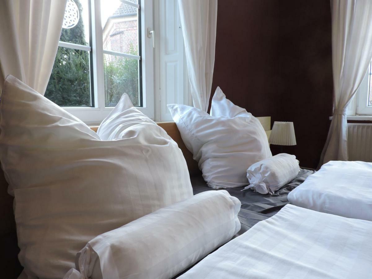 Altes Pastorat Bed & Breakfast Barmstedt Eksteriør bilde